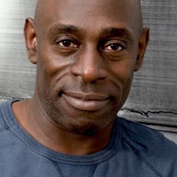 Andrew French 飾演 Chuma