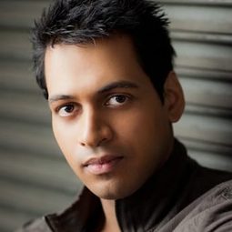 Gary Sekhon - 聖誕家族演員 飾演Tech Elf Maxwell