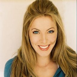 Dustin Quick 飾演 News Anchor