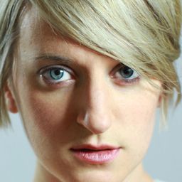 Deirdre Herlihy 飾演 Self