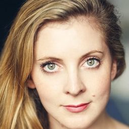 Alexandra Hutton - Puccini La Rondine演員 飾演Lisette