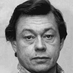 Nikolai Karachentsov 飾演 Daniel Korban