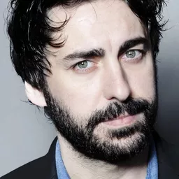 荷西·特龍科索 - 邊緣故事演員 飾演Policía Casa Selma