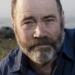 John Prowse - Finding Santa演員 飾演George