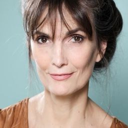 Véronique Boulanger - 巴士底日演員 飾演Élise