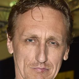 Vladimir Furdik 飾演 Mercenary 2