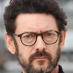 曼諾羅·索洛 - 野生向日葵演員 飾演Roberto