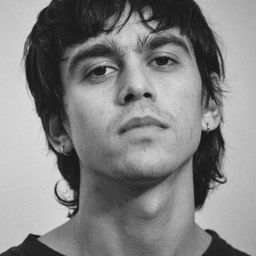 Max Suen - 泣聲驚魂演員 飾演Alumno 1