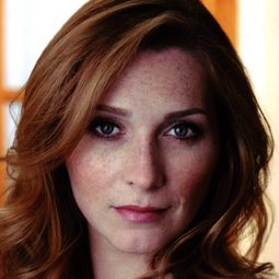 凱特·詹寧斯·格蘭特 - 愛情藥不藥演員 飾演Gina