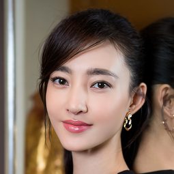 王麗坤 飾演 关洁