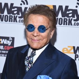 Mel Novak - 神聖的恐懼演員 飾演Father Murphy