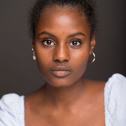 瑟拉姆奧特加 飾演 Lola