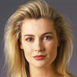 艾莉森·杜迪 飾演 Cassandra Buxton