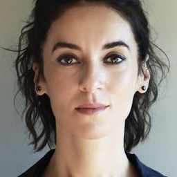 Serpil Özcan 飾演 Nihan