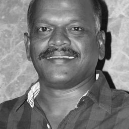 R. Velraj 飾演 Police Inspector