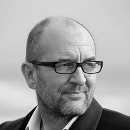 Ralph Brown 飾演 Joep Schut