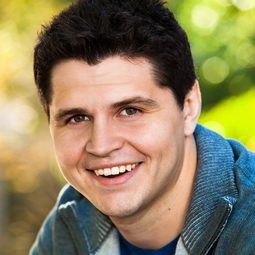 Benji Dolly 飾演 Games Dean