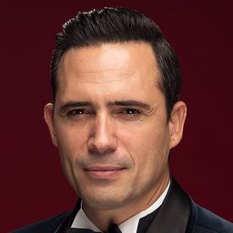 達費爾拉比丁 - 達文西密碼演員 飾演PTS Agent (uncredited)