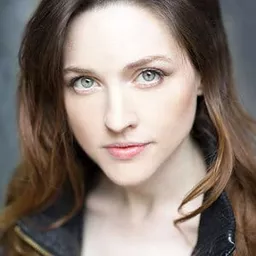 Katie Sheridan 飾演 Sister Margaret