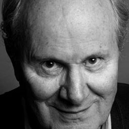 Ralph Riach 飾演 Mr. Murray