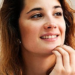 佛羅倫西雅·多倫特 飾演 Yasmín