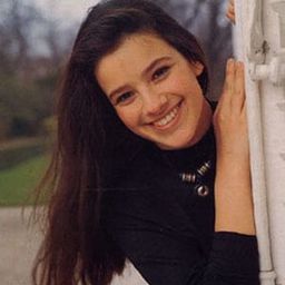 Rebecca Dreyfus - 愛無止境演員 飾演Lauren