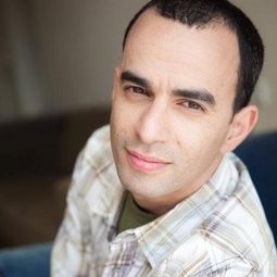 Udi Gotshlack 飾演 