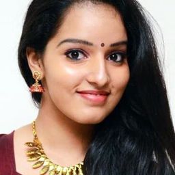 Malavika Menon 飾演 Laya