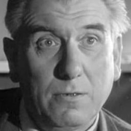 Alexandre Rignault 飾演 Jean's Grandfather