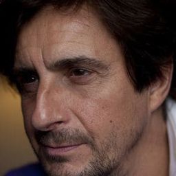 Bruno de Stabenrat 飾演 Bruno Rouillard