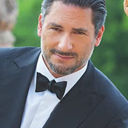 Attila Árpa - 飛速追殺演員 飾演Yemeni Businessman