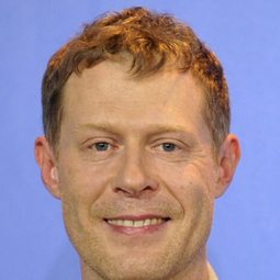 安德烈亞斯·魯斯特 飾演 Dietmar