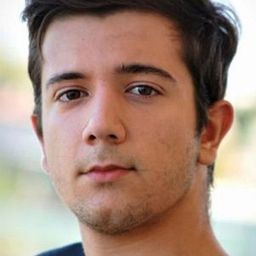 Gabriele Paolino 飾演 Kevin