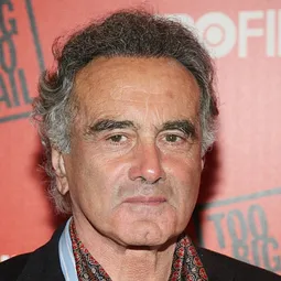 丹·艾迪亞 - 天生小棋王演員 飾演Tournament Director