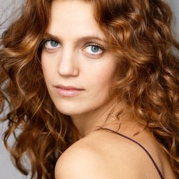 Sarah Rose Harper 飾演 Twitchy (voice)