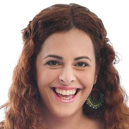 Ageliki Spiliopoulou 飾演 Marina