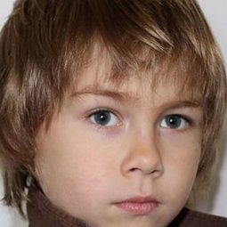 Ivan Shmakov 飾演 Lesha