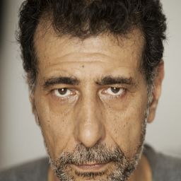 Alessio Caruso 飾演 Uomo di Totò Riina