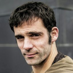 何塞巴·鄔沙比亞加 - 我的巨人弟弟演員 飾演Martin