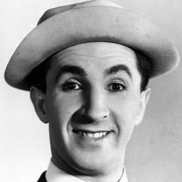 Billy Bletcher 飾演 Big Bad Wolf (voice) (uncredited)