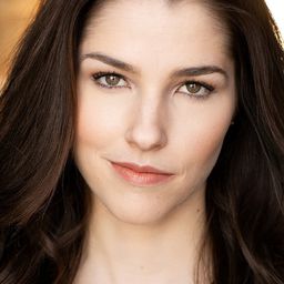 Brytnee Ratledge 飾演 Molly