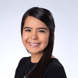 Jasmine Munoz - 銀河守護隊 3演員 飾演Hoobtoe