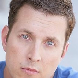 Ben Stobber 飾演 Doctor Tanner