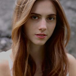 Dorottya Ilosvai - 哈里斯夫人去巴黎演員 飾演Mathilde Avallon