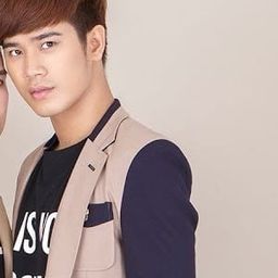 Tran Phong 飾演 Bách