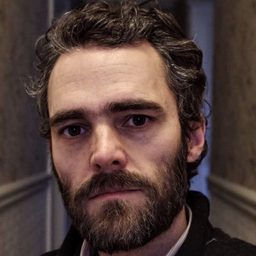 Eric Daniel Metzgar 飾演 Narrator (voice)