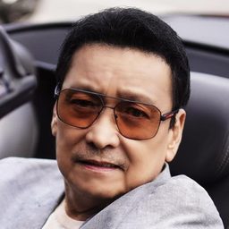 Lito Lapid 飾演 Rocky Robledo