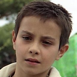 Alessandro Morace 飾演 Tommaso 'Tommi' Benetti