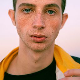 曼奈爾·盧奈爾 飾演 Mateo