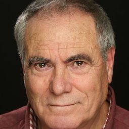 Joaquín Gómez 飾演 Flavio